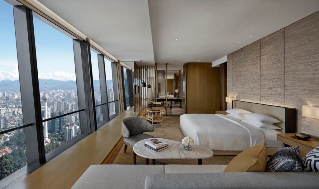 房间里有床和椅子
AI 生成的内容可能不正确。